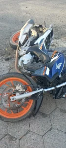 Colisão entre carro e moto deixa jovem ferido na SC-110, em Ituporanga