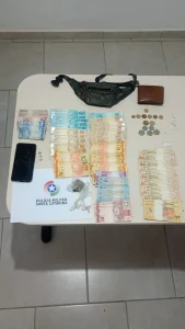 Abordagem de trânsito termina com prisão por tráfico em Imbuia