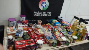 PM encontra carro lotado de produtos furtados no Sul de SC
