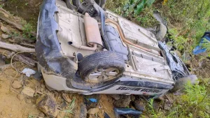 Viatura da PM capota e dois policiais ficam feridos em Rio do Sul