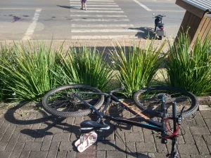 Gestante fica ferida após queda de bicicleta em Presidente Getúlio