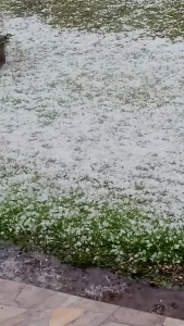 Municípios do Alto Vale registram queda de granizo