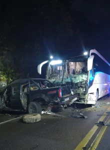 URGENTE: Grave acidente entre camionete e ônibus na BR-470 em Ibirama deixa dois mortos