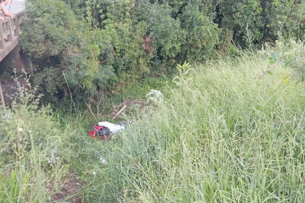 Motociclista Morre Apos Sair Da Pista E Cair Em Ribanceira Em Sc