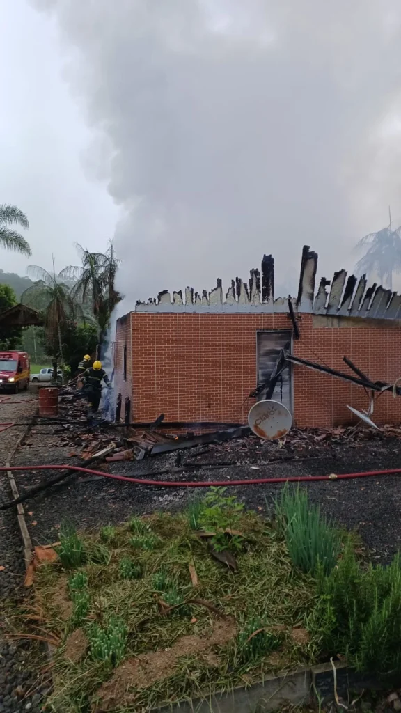 Homem é Agredido E Casas São Incendiadas Durante Assalto Em Taió (1)