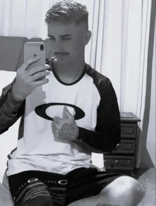 Identificado o jovem de 23 anos que morreu após carro capotar na Rua dos Vereadores, em Rio do Sul