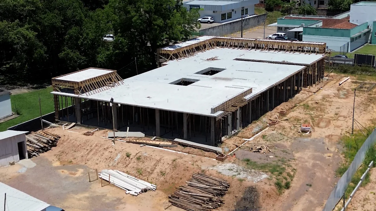 Sequência 01.00 07 30 15.quadro038