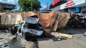 Justiça decreta prisão preventiva de motorista de carreta envolvido em acidente com 12 veículos em Chapecó