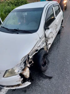 Colisão entre carreta e carro é registrada na BR-470, em Ascurra