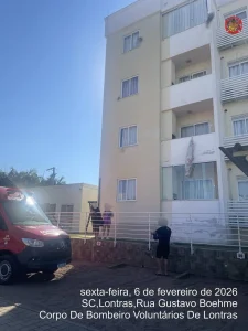Criança de dez anos fica ferida após cair de uma altura de dois metros em Lontras