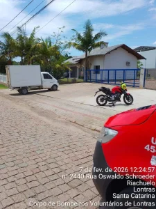 Colisão entre carro e moto é registrada no bairro Riachuelo, em Lontras