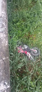 Motociclista cai de ponte após saída da pista na BR-470, em Rodeio
