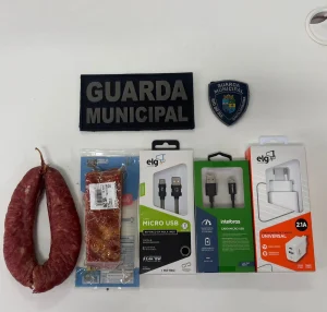 Homem é preso após furto de linguiça, bacon e produtos eletrônicos em Rio do Sul