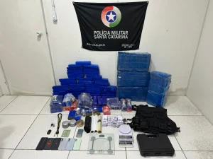 Polícia Militar apreende 125 quilos de maconha e prende três homens