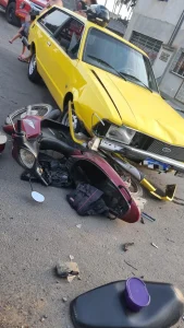 Colisão entre moto e carro deixa duas mulheres feridas em Pouso Redondo