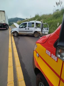 Capotamento deixa três feridos na SC-114 em São Joaquim