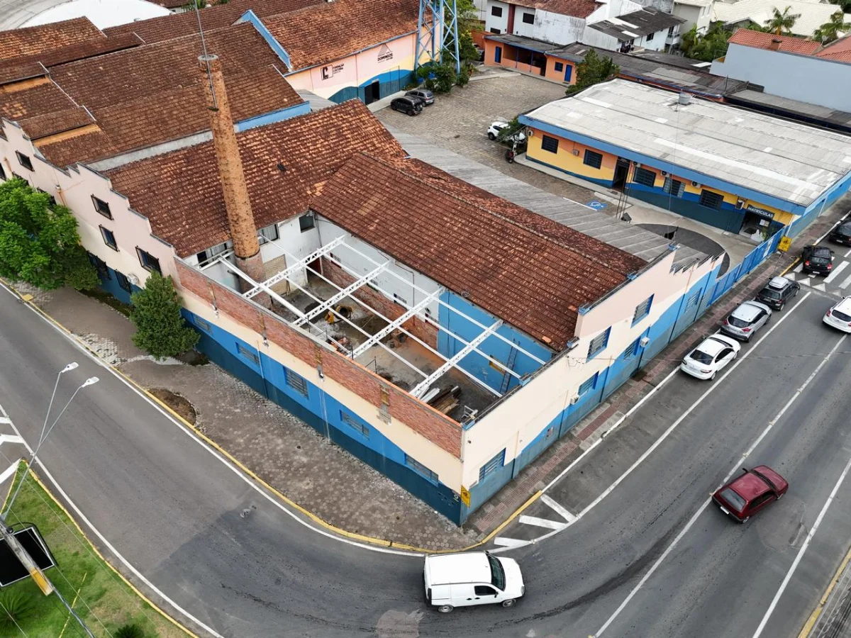 C2746504 457f 44a9 B86d 8b0421e50d8f