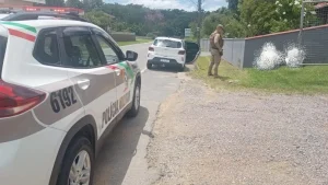 Estelionatários são presos após perseguição no Centro de Indaial