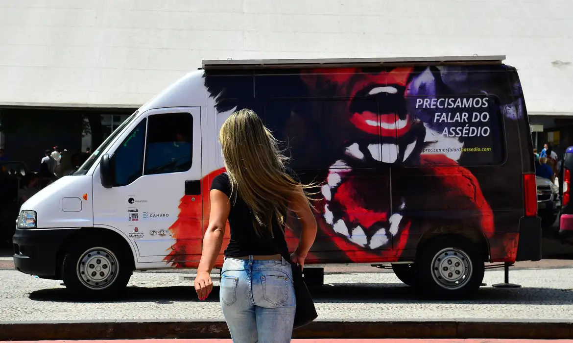 1004947 08032016 Abr6656