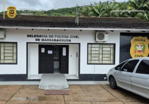 Homem arranca celular da companheira durante depoimento à Polícia Civil e acaba preso em SC