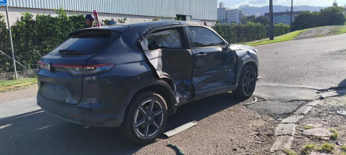 Colisão Entre Carros Deixa Dois Feridos Na Br 470 Em Rio Do Sul (1)