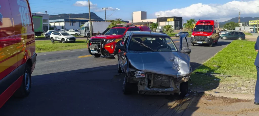Colisão Entre Carros Deixa Dois Feridos Na Br 470 Em Rio Do Sul (2)