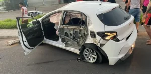 Atingido por veículo. Motociclista está internado com diversas fraturas