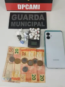 Tráfico em praça central de Rio do Sul termina com três detidos e apreensão de cocaína