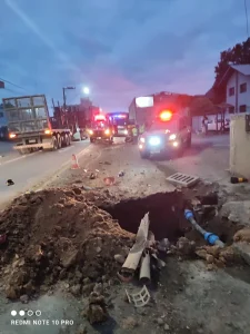 Motociclista sofre traumatismo grave após cair em via em manutenção em Rio do Sul
