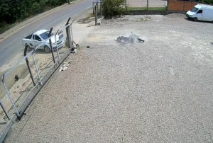 Câmera flagra acidente entre carro e moto na SC-340 em Presidente Getúlio