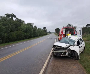 Motorista fica ferida após saída de pista na BR-282 em Bom Retiro