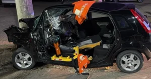 Rio do Sul: mulher morre após carro colidir contra poste na Estrada Blumenau
