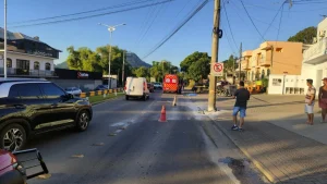 Motociclista de 63 anos morre após colisão contra poste em Rio do Sul