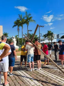 Catedral São João Batista promove encenações da Paixão de Cristo no início da Semana Santa em Rio do Sul