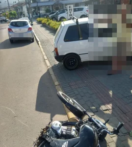 Motociclista fica ferido em colisão com carro no Centro de Presidente Getúlio