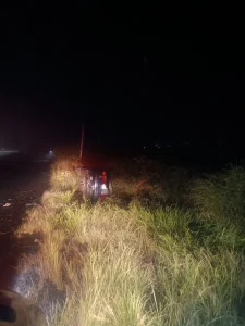 Condutor fica gravemente ferido em acidente na BR-470, em Pouso Redondo. Dois passageiros também são encaminhados ao hospital