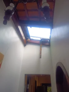 Homem fica ferido ao cair de telhado, em Pouso Redondo