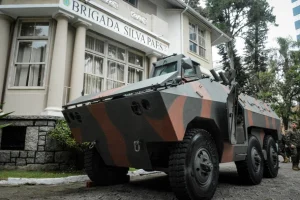 Exército Brasileiro entrega primeiro blindado à Polícia Militar de Santa Catarina em ato histórico