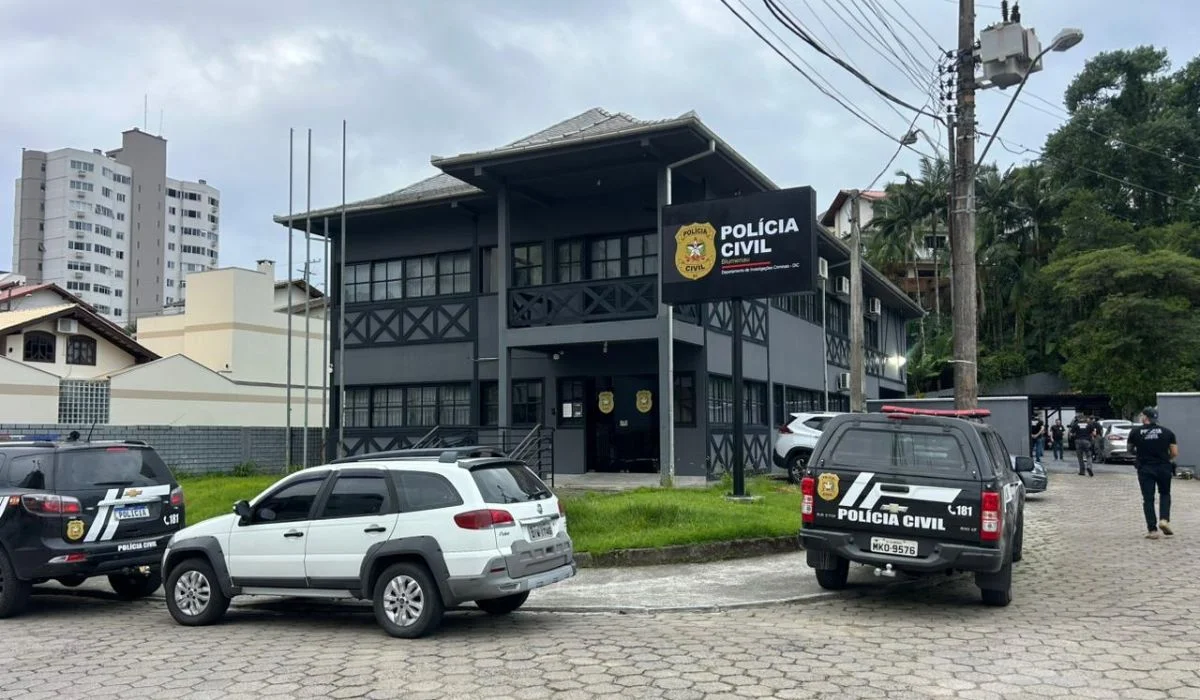 Megaoperacao Contra Cupula Do Crime Cumpre 160 Ordens Judiciais E Prende Suspeitos Em Sc