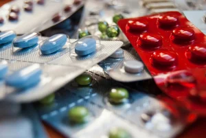 Medicamentos podem ter reajuste de até 3,81% a partir desta terça