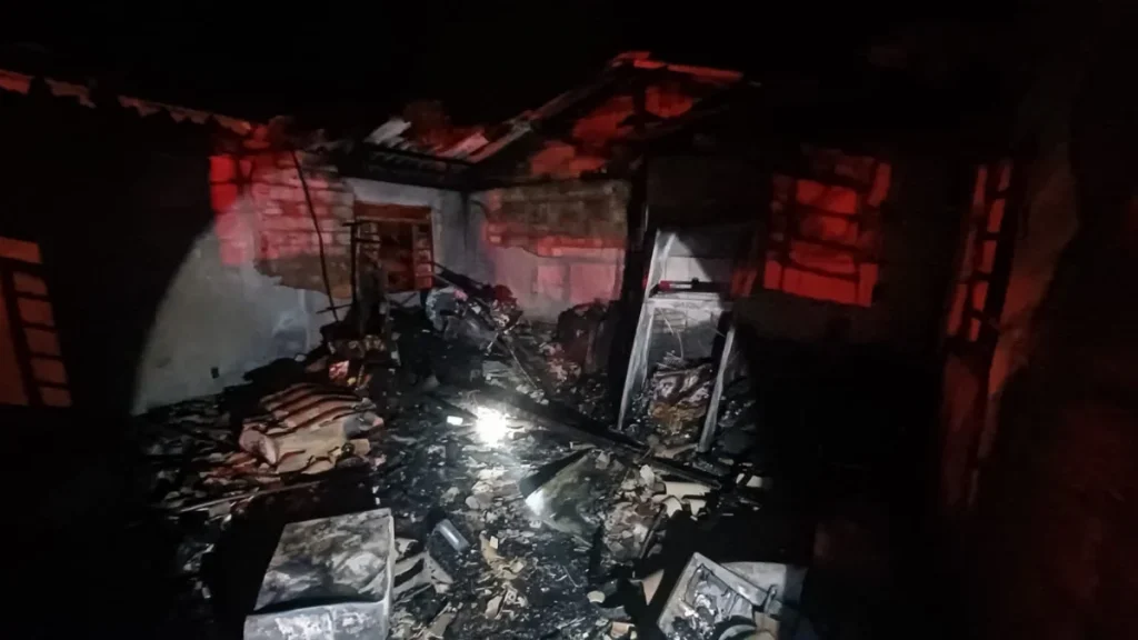 10baeb52 F90d 4edd Bbdb 3ed414a2dc3c