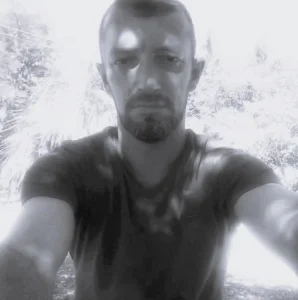 Motociclista morre após cair em rio no interior de Apiúna