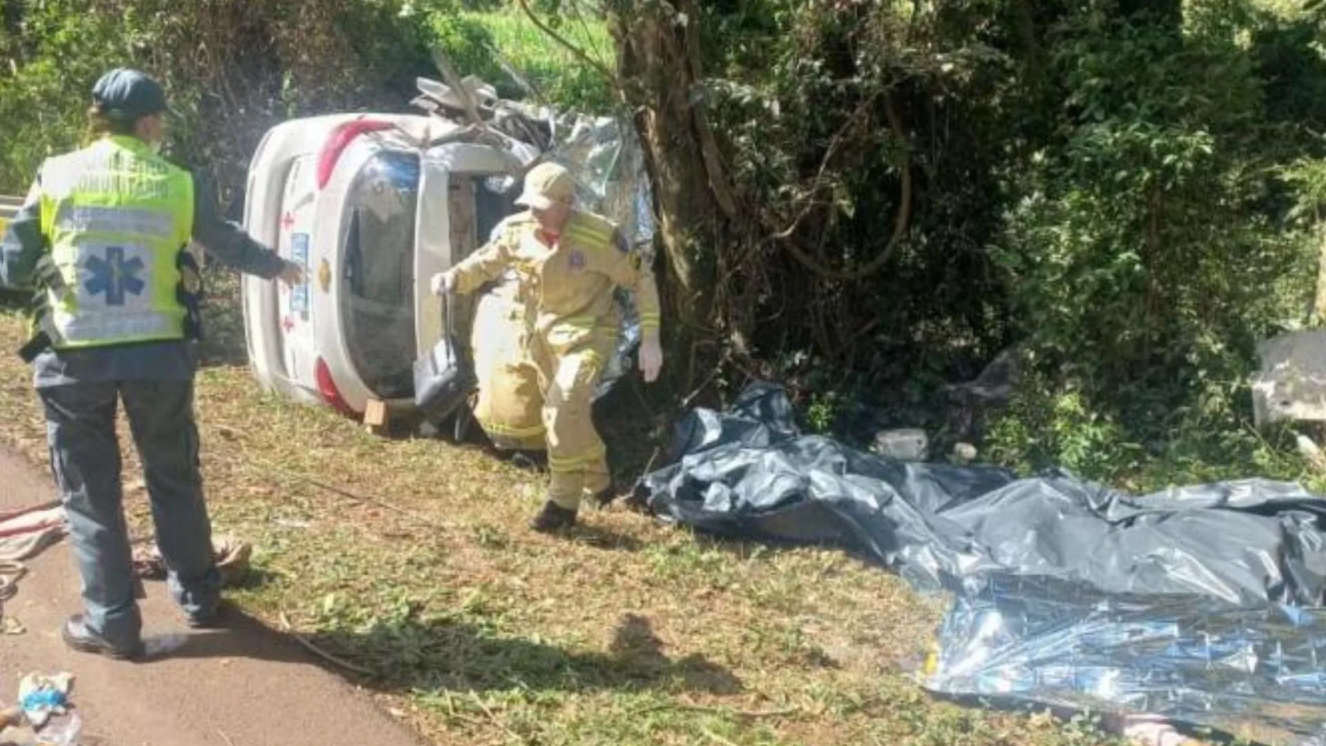Acidente Envolvendo Veiculo De Prefeitura De Sc Deixa Quatro Mortos Na Pr 158