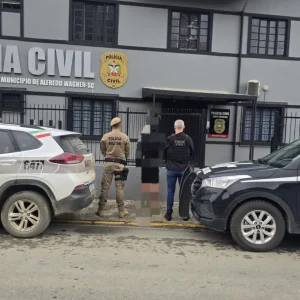 Foragido por estupro é preso após cerco policial em Alfredo Wagner