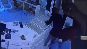 Jovem envolvido em furto de relojoaria é preso em Joinville