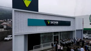 Sicoob Alto Vale reinaugura agência em Rio do Sul