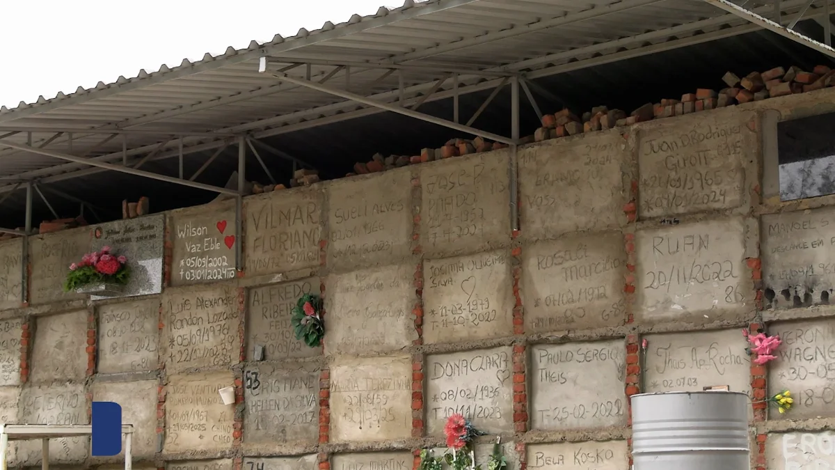 Sequência 01.00 02 18 17.quadro049