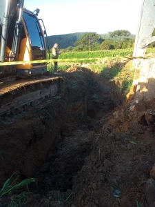 Homem morre após ser soterrado por barranco durante obra em Alfredo Wagner