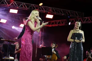 Camerata encanta Rio do Sul no aniversário de 95 anos