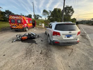 Motociclista fica gravemente ferido após colisão com carro na SC-281 em Trombudo Central